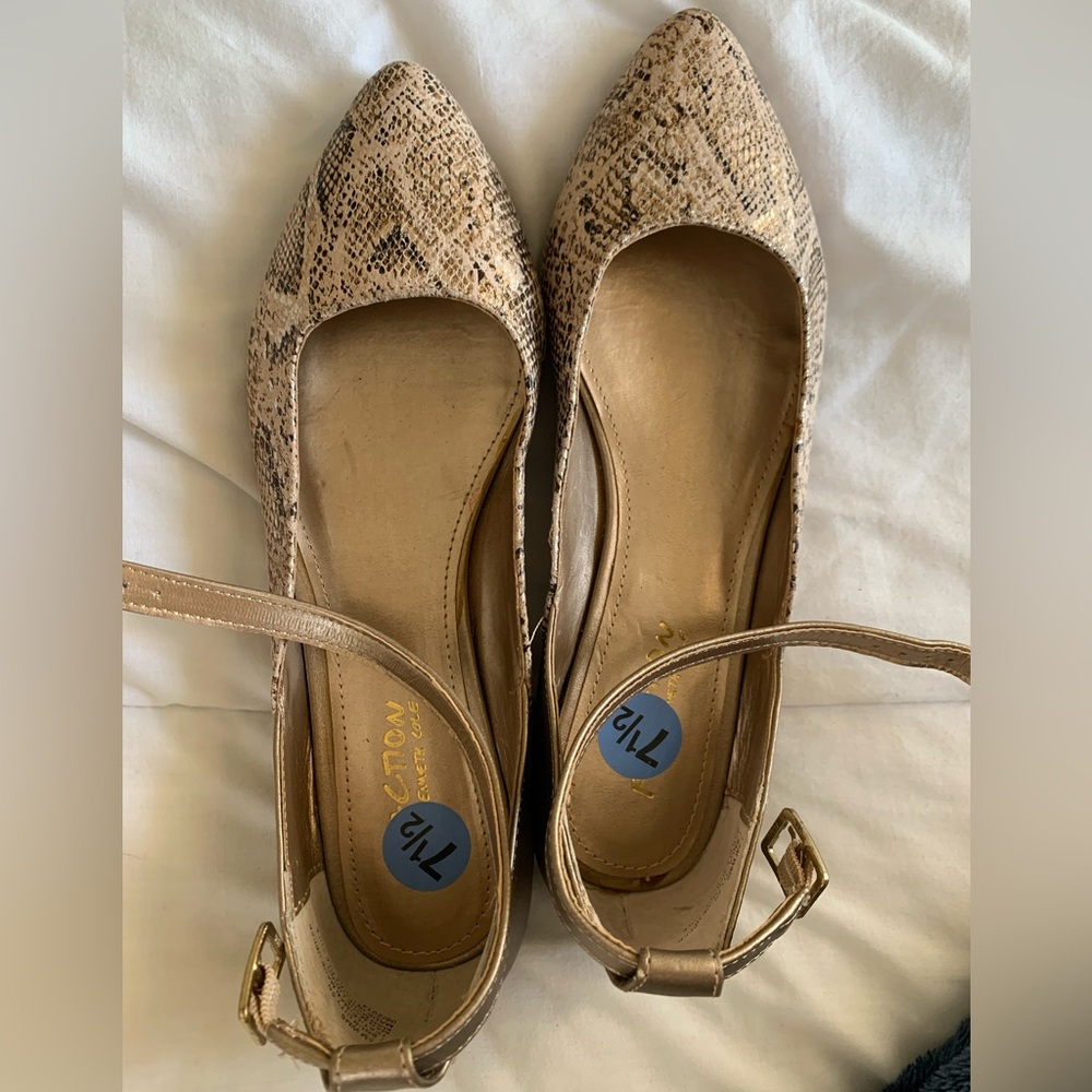 REACTION KENNETH COLE Women’s Flats NWOT SIZE 7.5